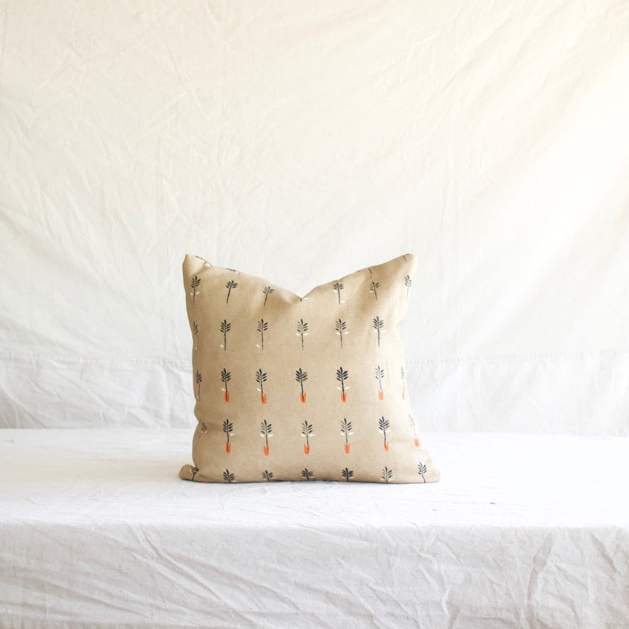 FAYCE Throw Pillow - Flora in Kraft