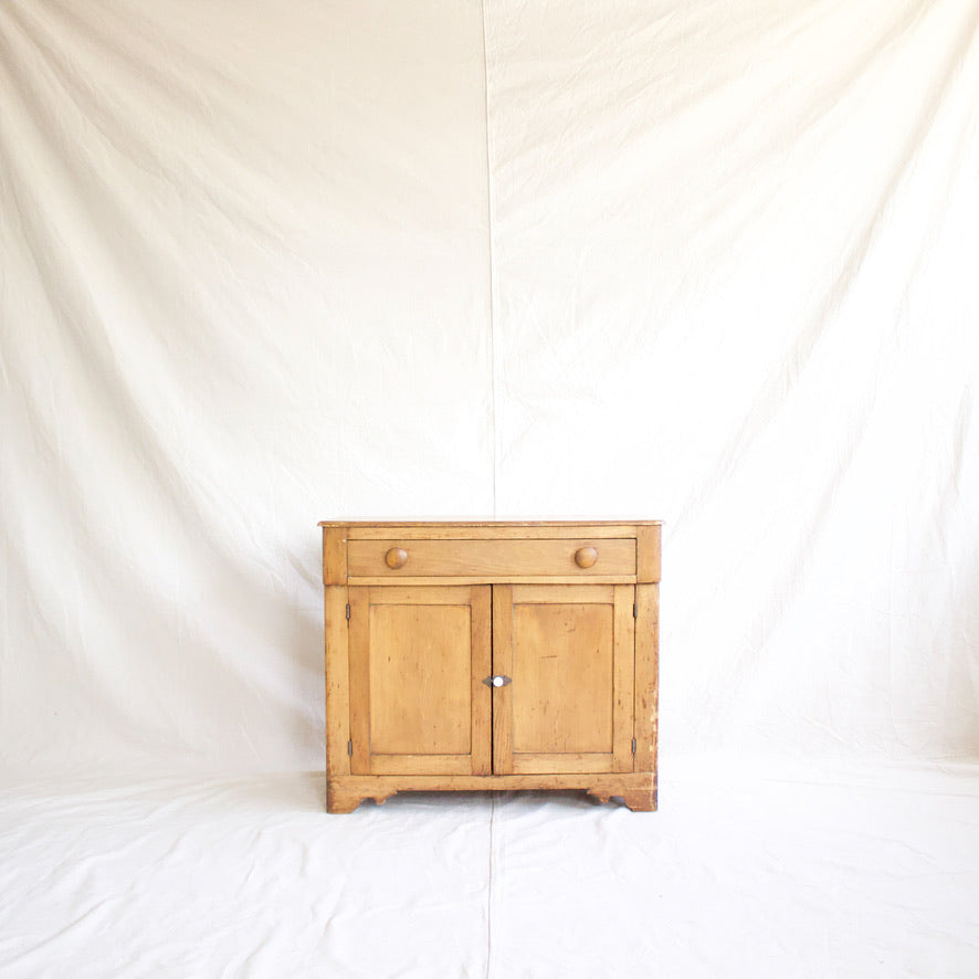 Commode w/ Drawer