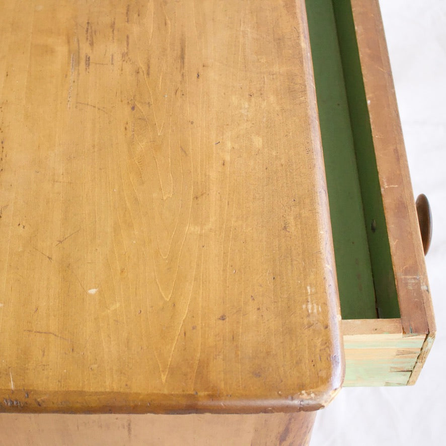 Commode w/ Drawer